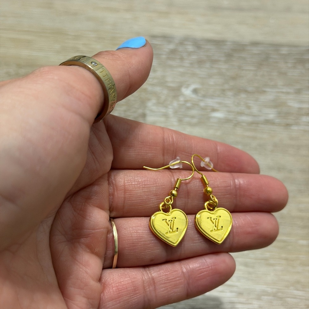 LV gold cc Earrings - Picture 2 of 4